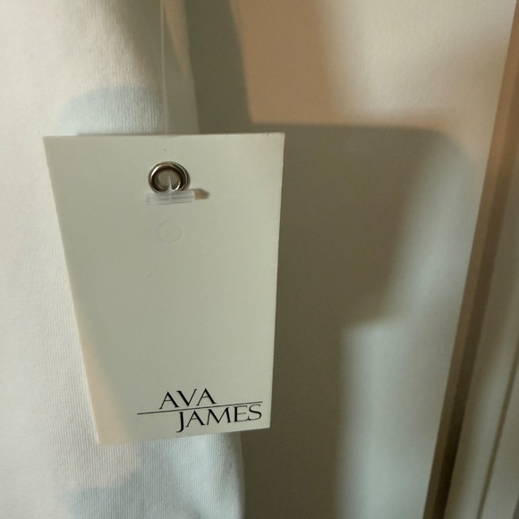 Ava James Beaded Round Neck White Short Sleeve Shirt, NWT, Sz: Large - Picture 5 of 5